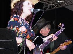  <a style='color: #fff;' href='/uploaded/photo/apres-midi-avec-les-mckenzie-5aa7fcfb2c75a.jpg'>(Télécharger)</a>