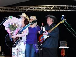  <a style='color: #fff;' href='/uploaded/photo/apres-midi-avec-les-mckenzie-5aa804258bb30.jpg'>(Télécharger)</a>