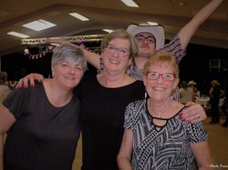  <a style='color: #fff;' href='/uploaded/photo/apres-midi-avec-les-mckenzie-5aa8046e1ba62.jpg'>(Télécharger)</a>