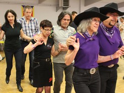  <a style='color: #fff;' href='/uploaded/photo/bal-avec-les-mc-kenzie-596903f40980e.jpg'>(Télécharger)</a>