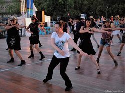  <a style='color: #fff;' href='/uploaded/photo/dansons-sur-les-quais-5b5767d450224.jpg'>(Télécharger)</a>