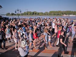  <a style='color: #fff;' href='/uploaded/photo/dansons-sur-les-quais-5b57682dc5252.jpg'>(Télécharger)</a>