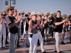  <a style='color: #fff;' href='/uploaded/photo/dansons-sur-les-quais-5b57684b9e388.jpg'>(Télécharger)</a>